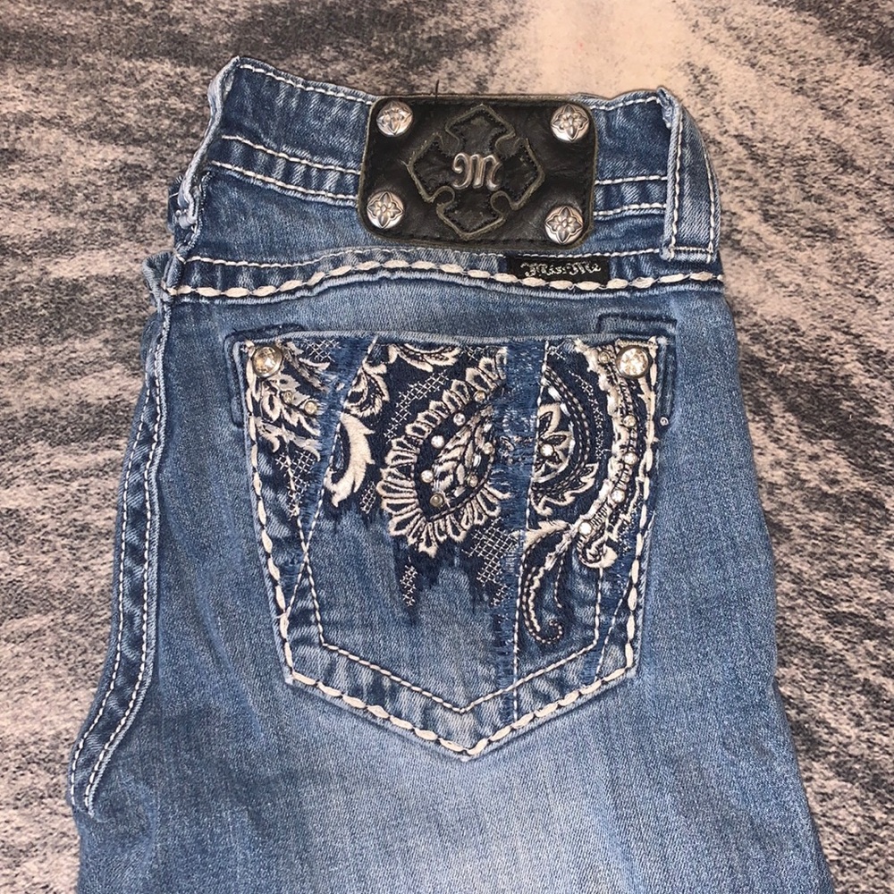 Miss me jeans with little to no wear and tear super cute with blingy pockets